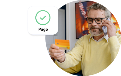 Cliente listo para pagar con tarjeta de crédito